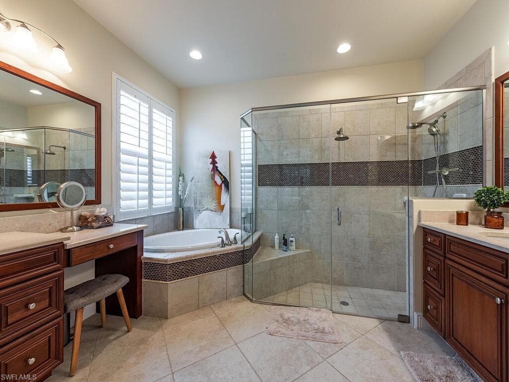 7810 Martino CIR, NAPLES FL 34112-16