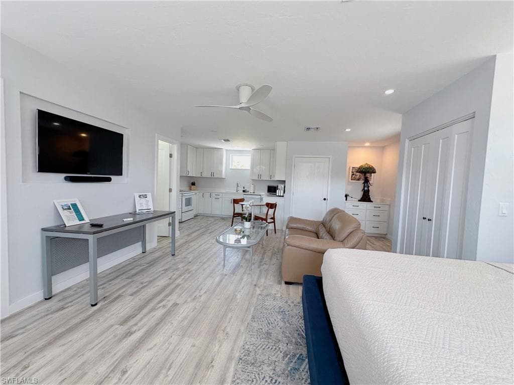 1308 Rosemary LN, NAPLES FL 34103-15