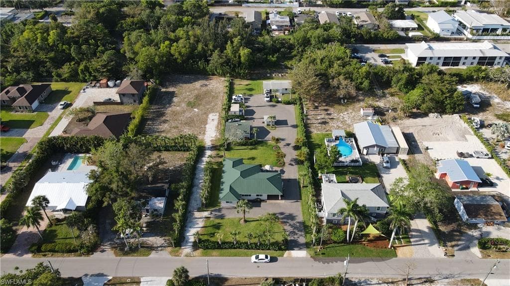 1308 Rosemary LN, NAPLES FL 34103-23