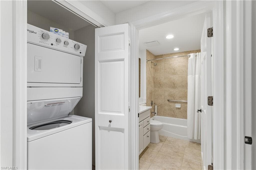 221 9th ST S # 123, NAPLES FL 34102-22