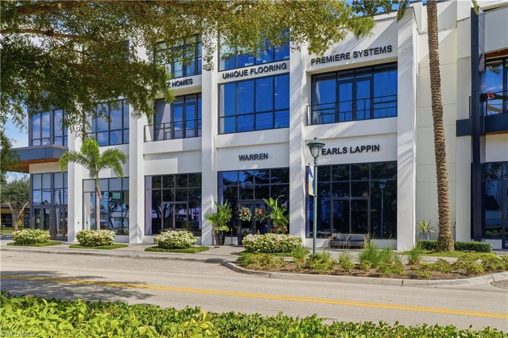 221 9th ST S # 217, NAPLES FL 34102-32