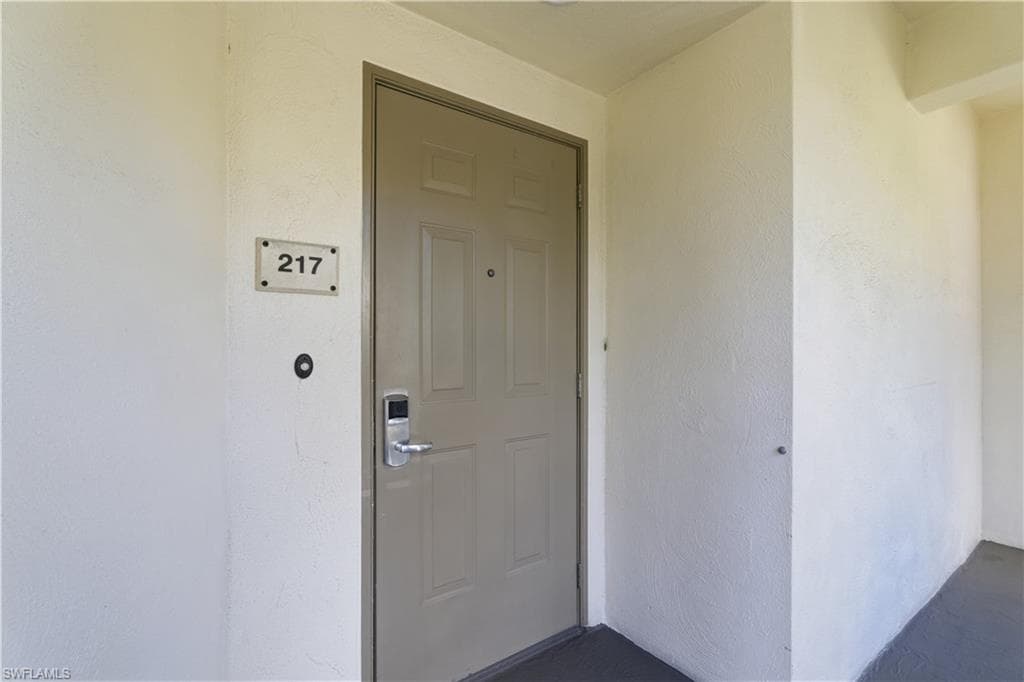 221 9th ST S # 217, NAPLES FL 34102-39