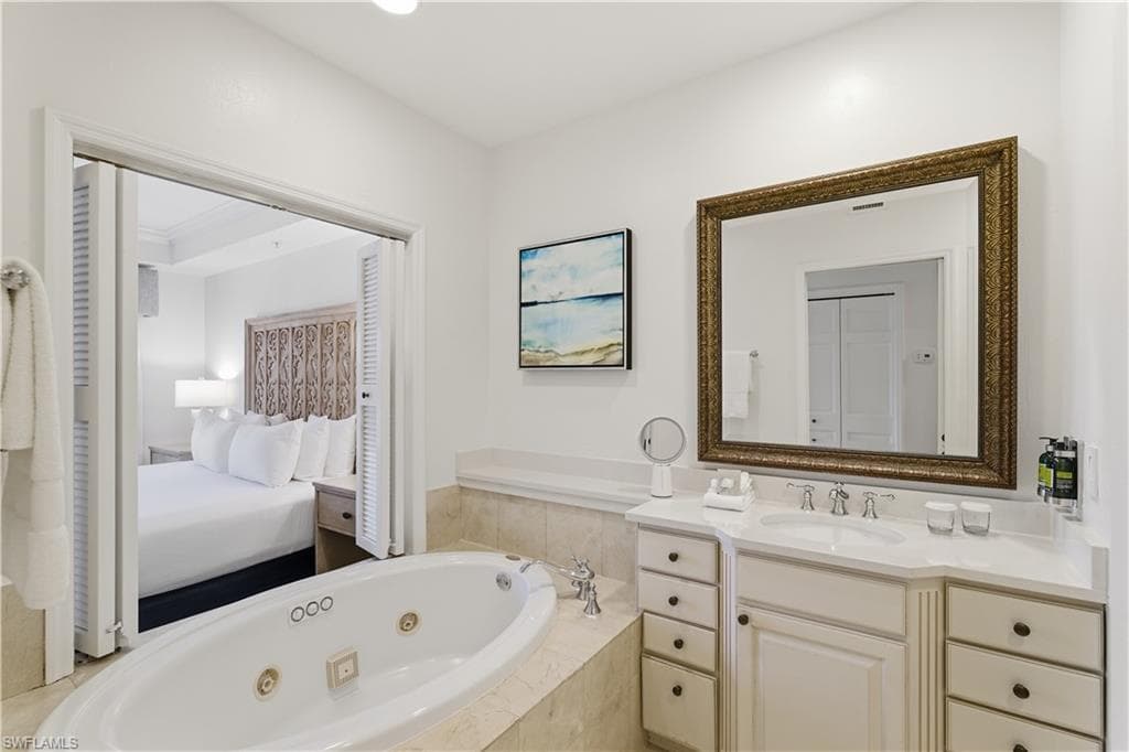 221 9th ST S # 403, NAPLES FL 34102-9