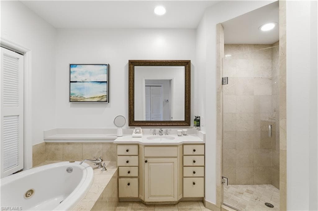 221 9th ST S # 403, NAPLES FL 34102-8
