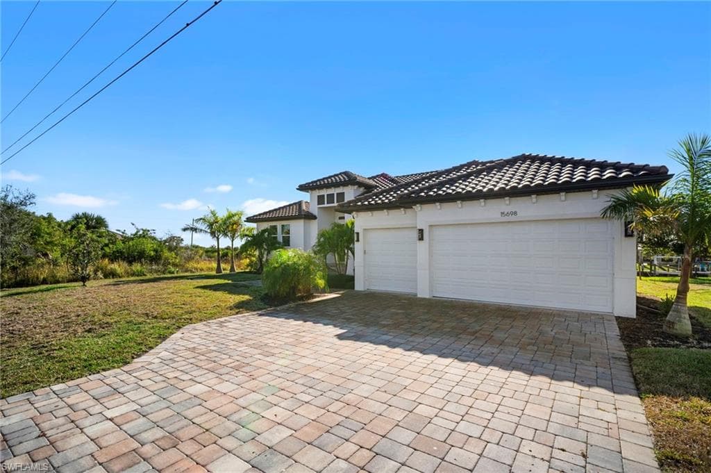 15698 Meacham CIR, PORT CHARLOTTE FL 33981-2