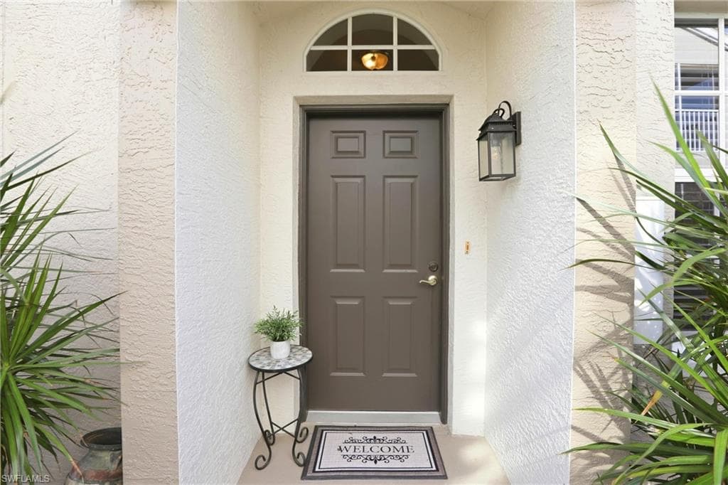 5685 Heron LN # 304, NAPLES FL 34110-2