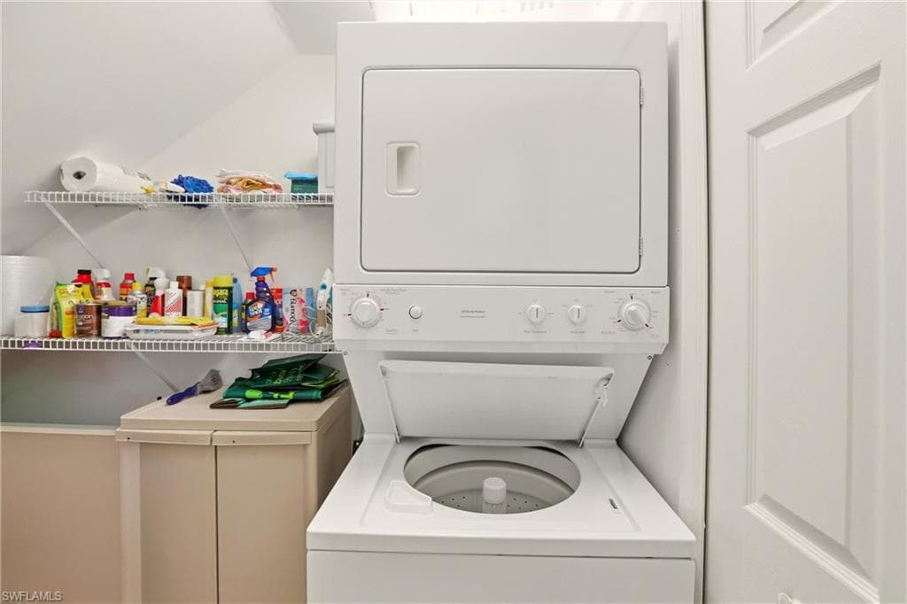 5685 Heron LN # 304, NAPLES FL 34110-35