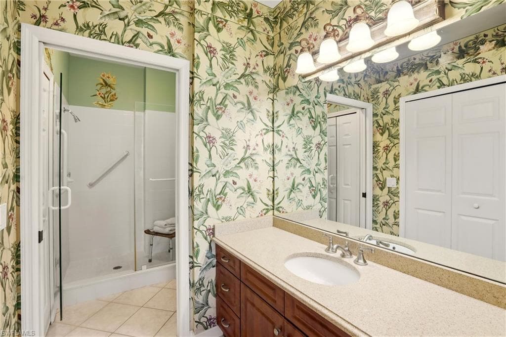 5685 Heron LN # 304, NAPLES FL 34110-17