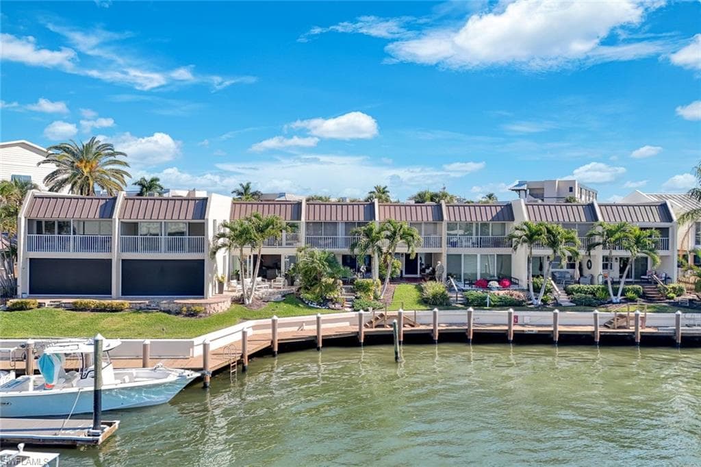 800 River Point DR # 212, NAPLES FL 34102-26
