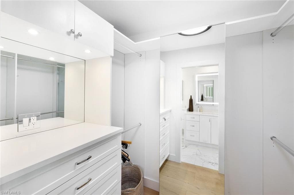 800 River Point DR # 212, NAPLES FL 34102-15