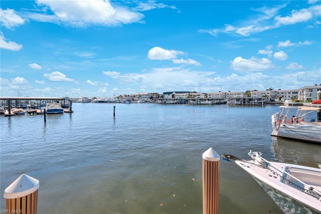 800 River Point DR # 212, NAPLES FL 34102-23