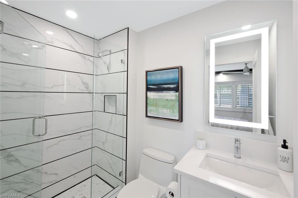 800 River Point DR # 212, NAPLES FL 34102-20