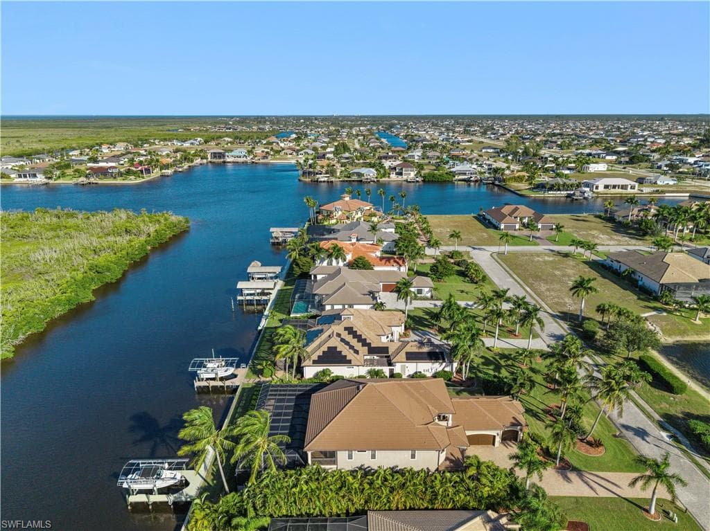 848 W Cape Estates CIR, CAPE CORAL FL 33993-46