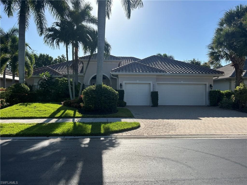 4956 Rustic Oaks CIR, NAPLES FL 34105-2