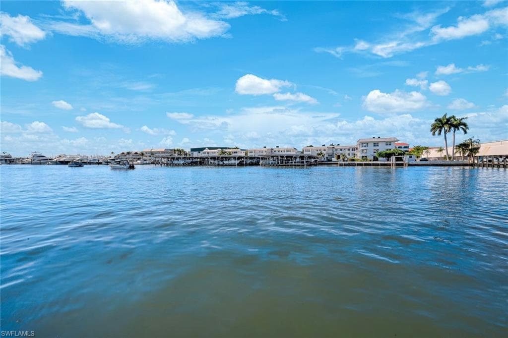 800 River Point DR # 212, NAPLES FL 34102-1