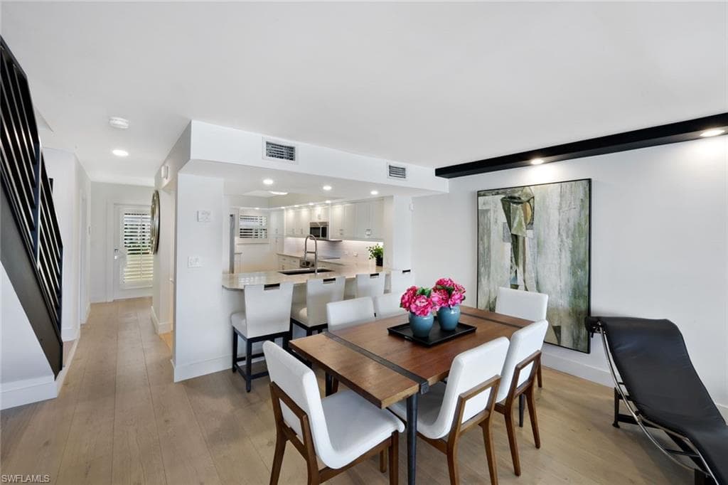 800 River Point DR # 212, NAPLES FL 34102-11