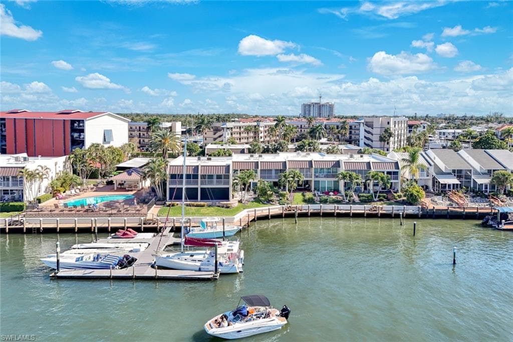 800 River Point DR # 212, NAPLES FL 34102-33