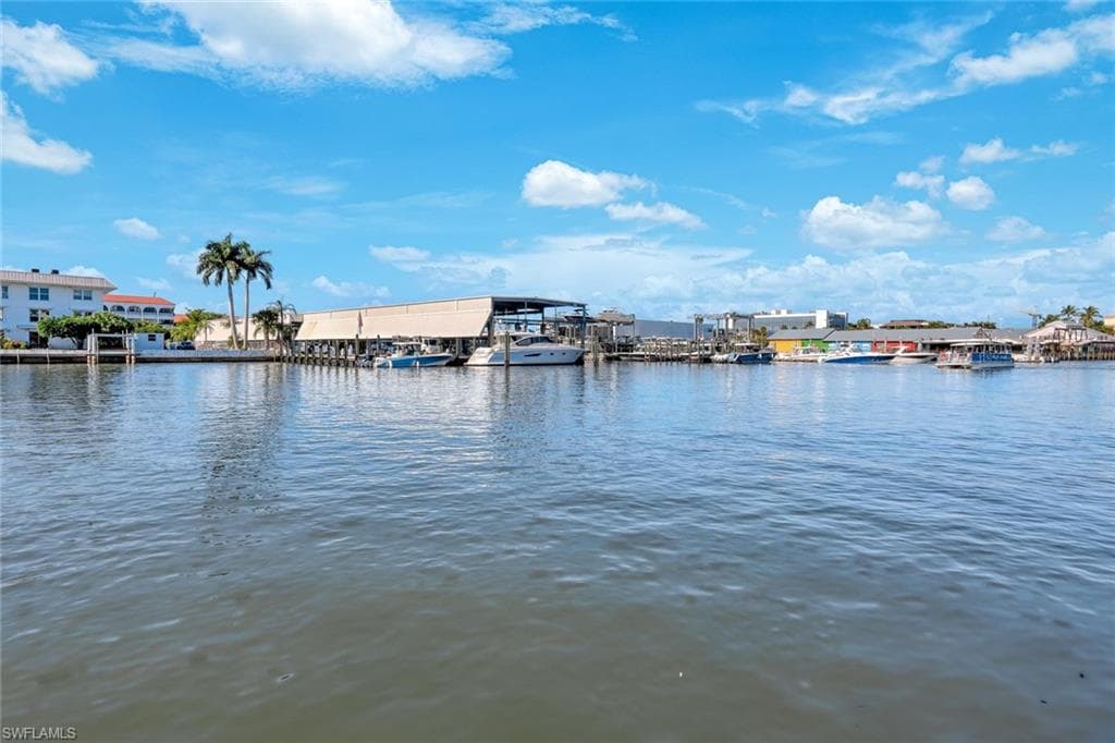 800 River Point DR # 212, NAPLES FL 34102-36