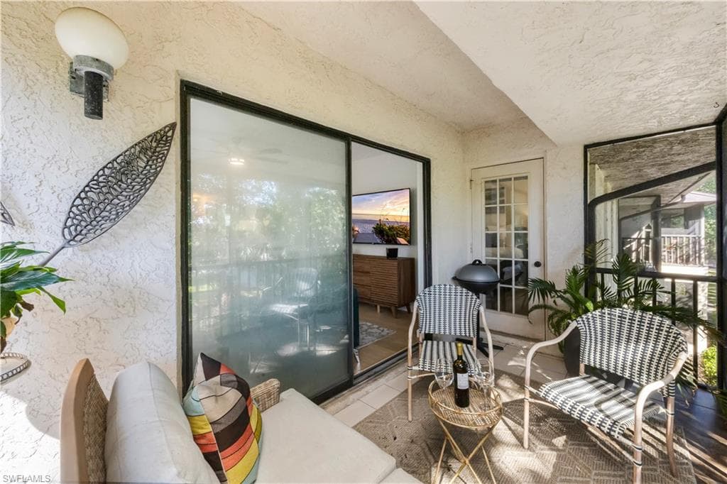 5238 Treetops DR # L201, NAPLES FL 34113-25