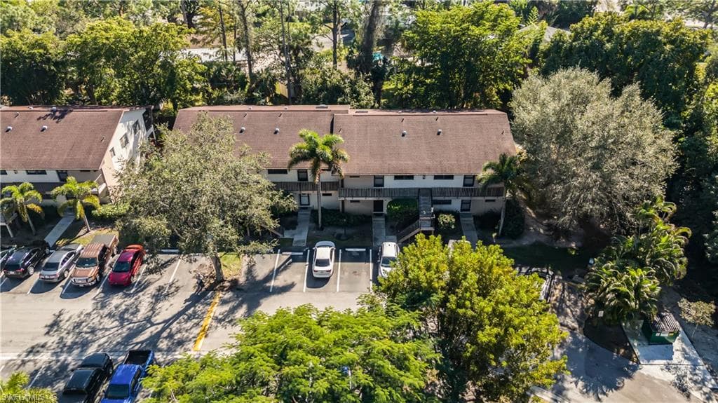 5238 Treetops DR # L201, NAPLES FL 34113-29