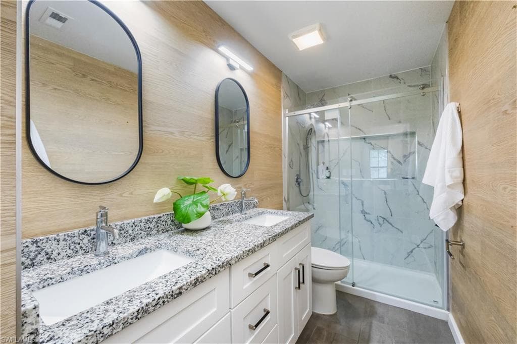 5238 Treetops DR # L201, NAPLES FL 34113-18