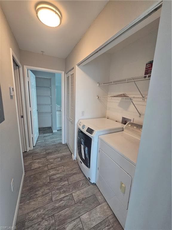 1200 Reserve WAY # 302, NAPLES FL 34105-9