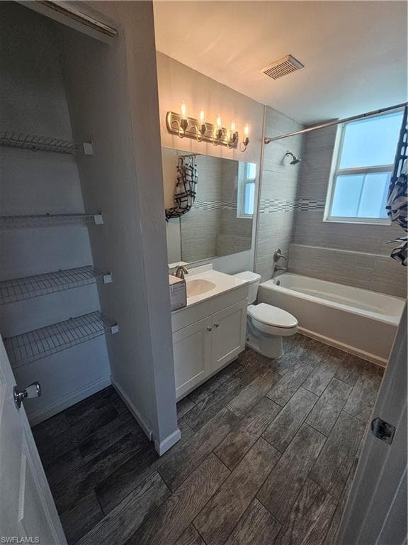 1200 Reserve WAY # 302, NAPLES FL 34105-7