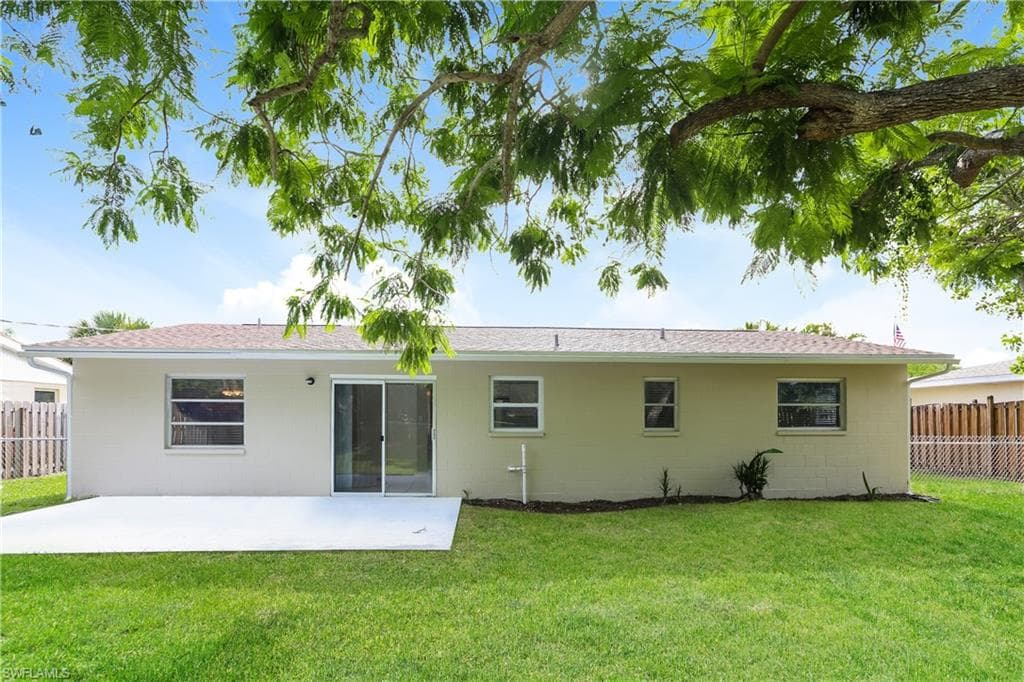 282 Lorraine AVE, VENICE FL 34293-13