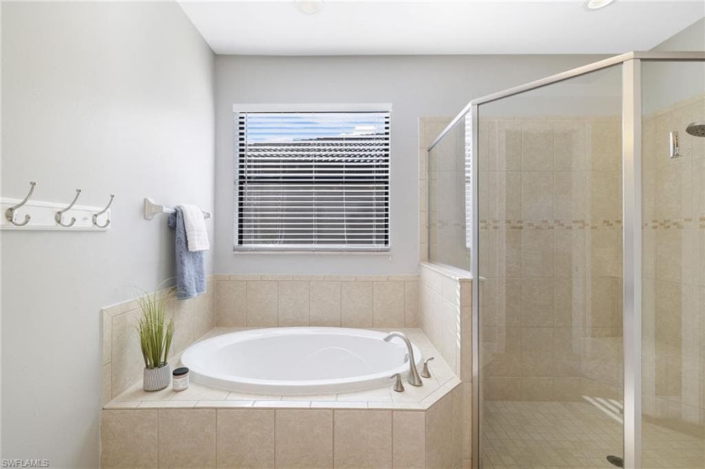 26141 Saint Michael LN, BONITA SPRINGS FL 34135-17