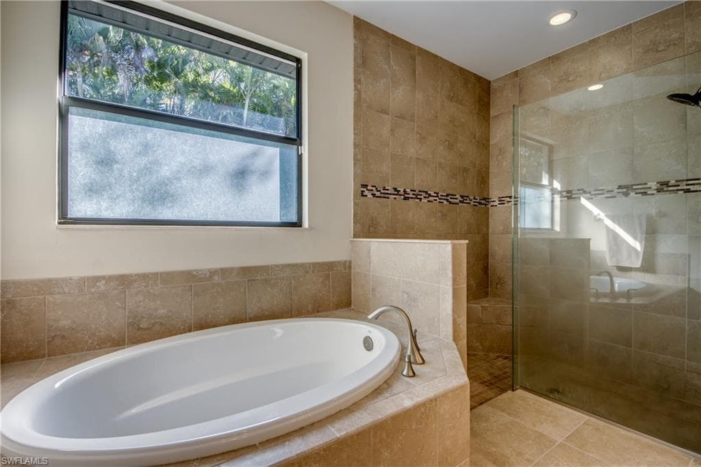 1457 Woodwind CT, FORT MYERS FL 33919-24