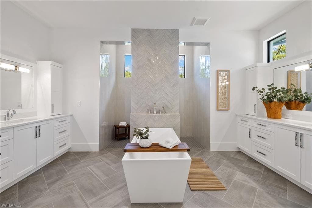 4221 7th AVE NW, NAPLES FL 34119-14