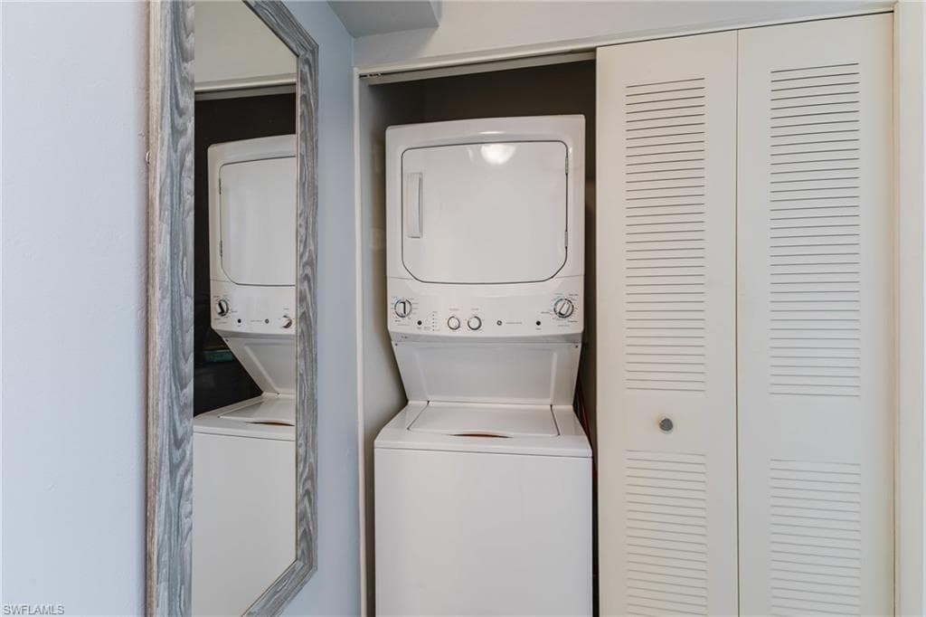 36 Temple CT, LEHIGH ACRES FL 33936-26