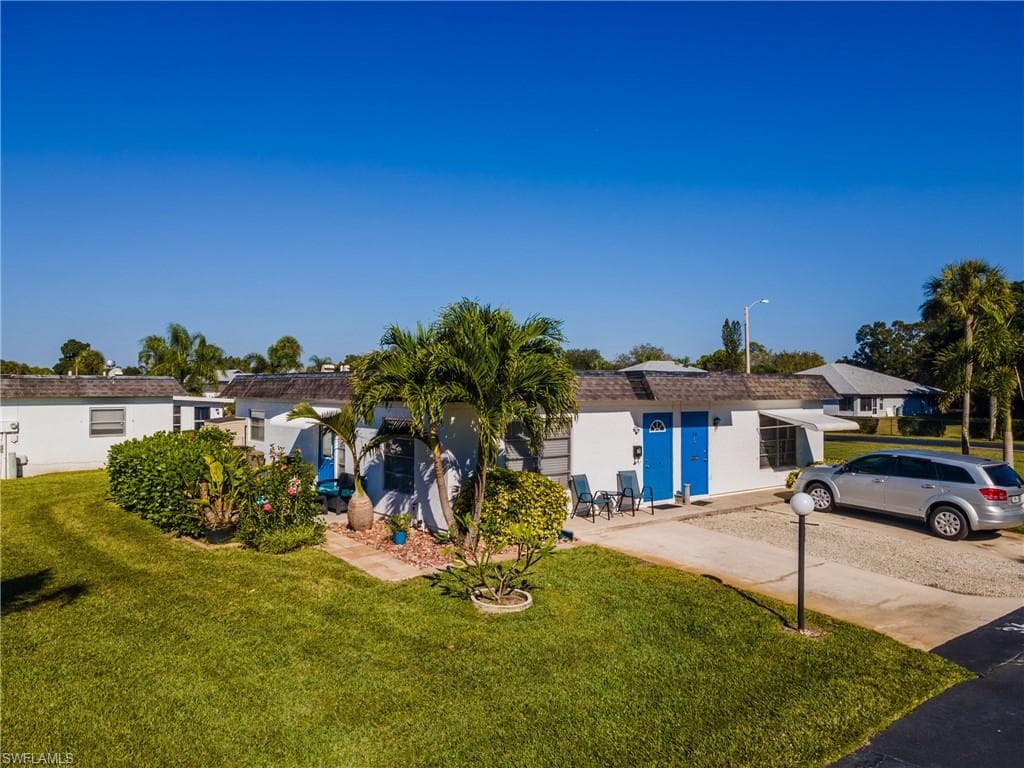 36 Temple CT, LEHIGH ACRES FL 33936-1