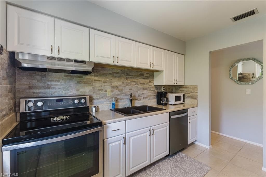 36 Temple CT, LEHIGH ACRES FL 33936-10