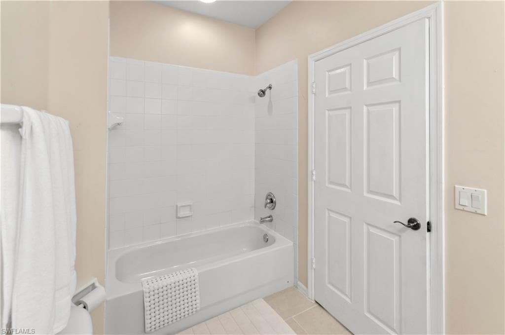 5940 Sand Wedge LN # 1407, NAPLES FL 34110-11