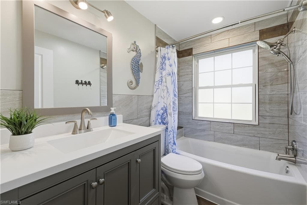 4690 Parrot AVE, NAPLES FL 34104-25