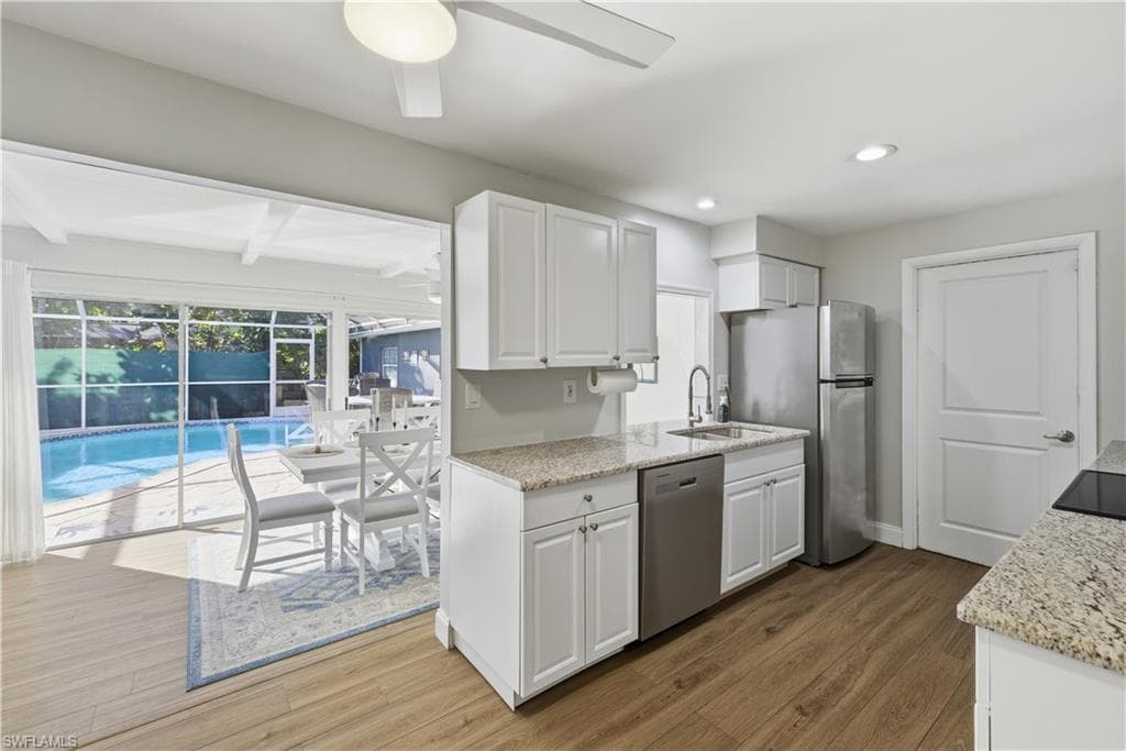 4690 Parrot AVE, NAPLES FL 34104-6