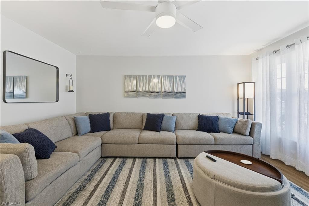 4690 Parrot AVE, NAPLES FL 34104-2