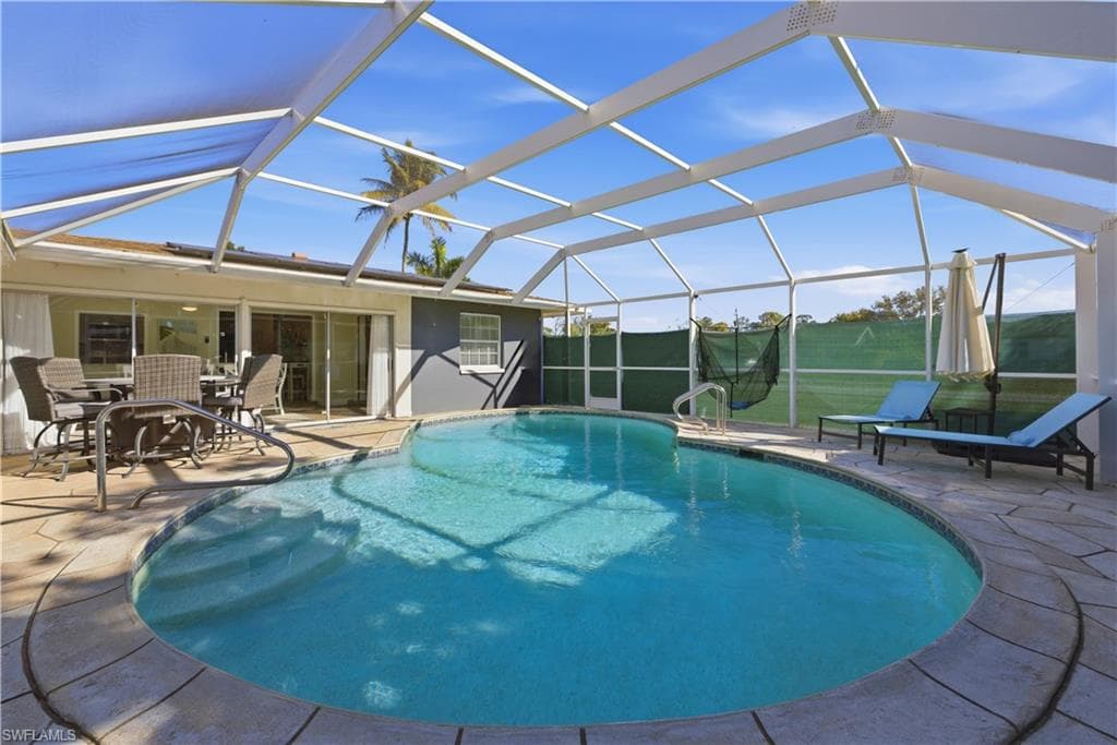 4690 Parrot AVE, NAPLES FL 34104-31