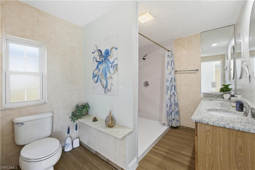 4690 Parrot AVE, NAPLES FL 34104-19