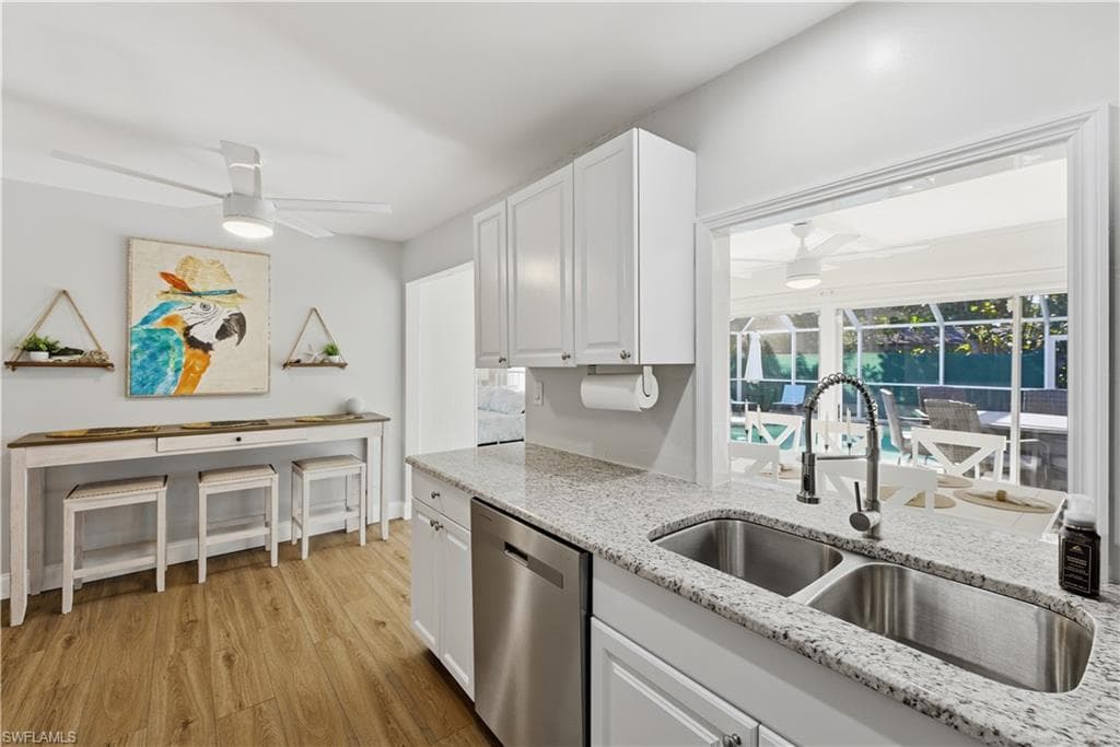 4690 Parrot AVE, NAPLES FL 34104-9