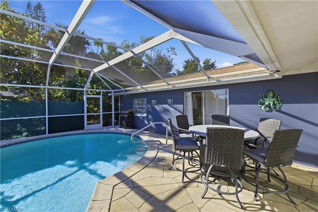 4690 Parrot AVE, NAPLES FL 34104-30