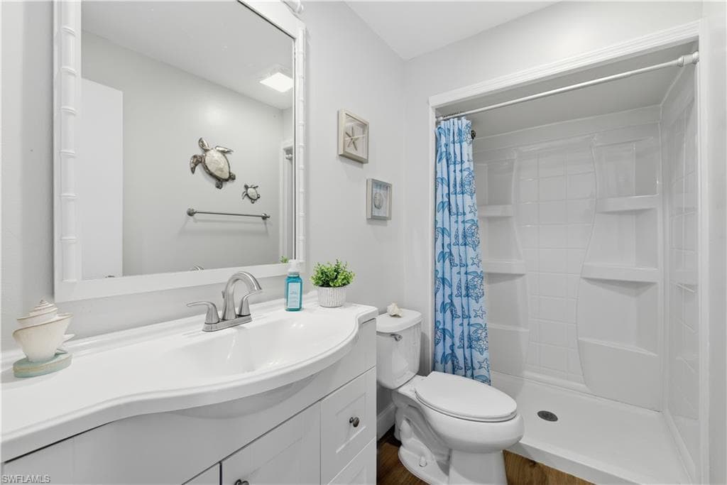 4690 Parrot AVE, NAPLES FL 34104-28