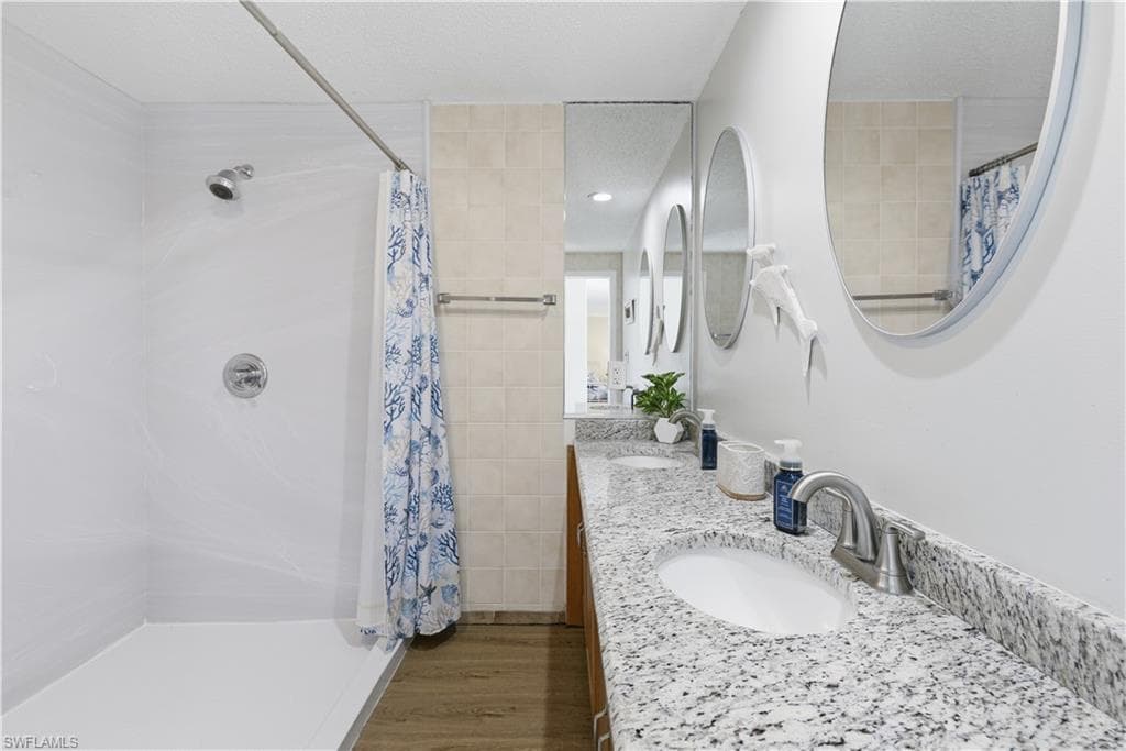 4690 Parrot AVE, NAPLES FL 34104-20