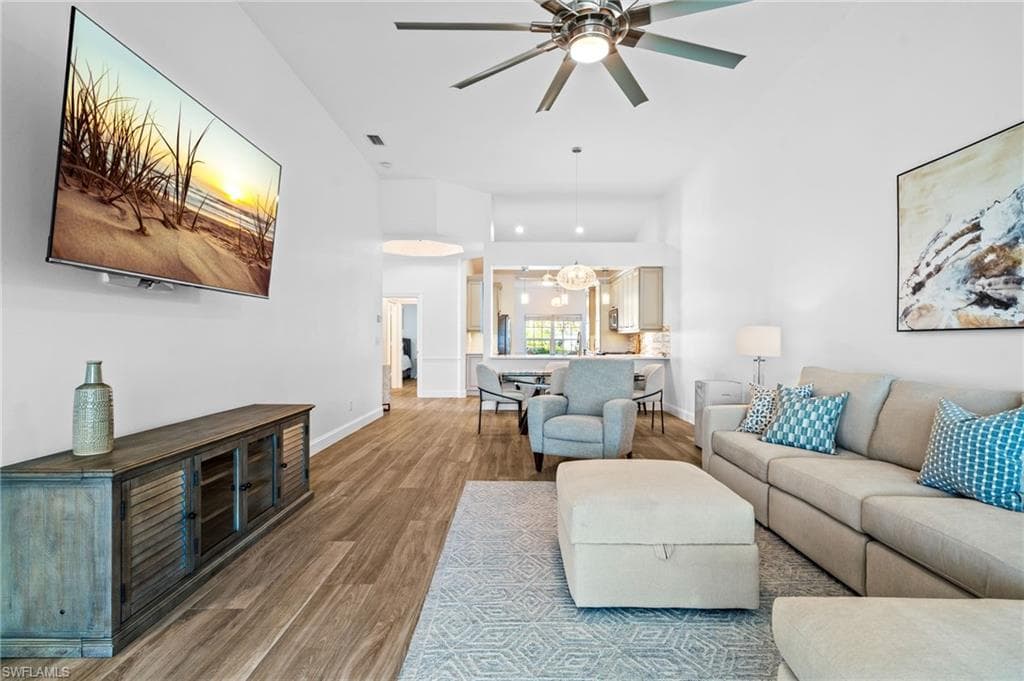 7018 Lone Oak BLVD, NAPLES FL 34109-5