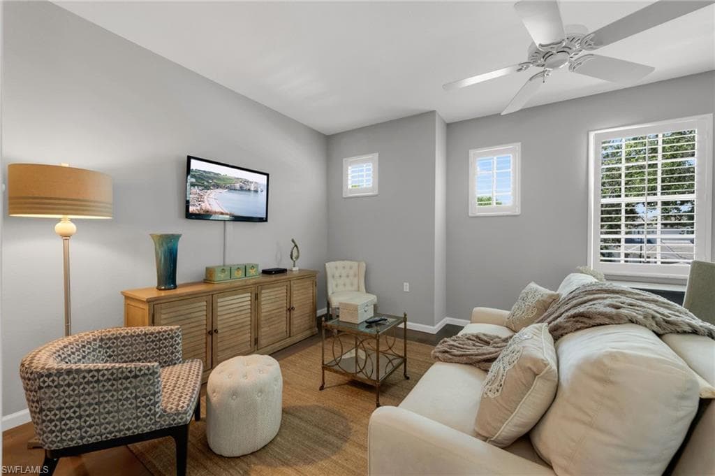 9101 Palmetto Ridge DR # 201, ESTERO FL 34135-7