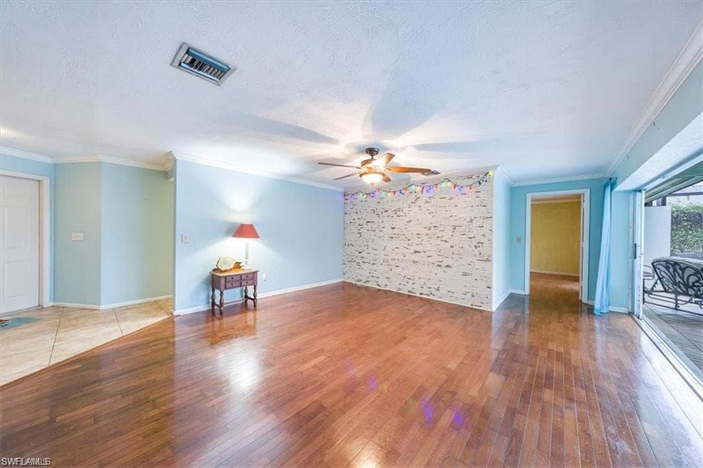 208 Baltusrol DR, NAPLES FL 34113-5