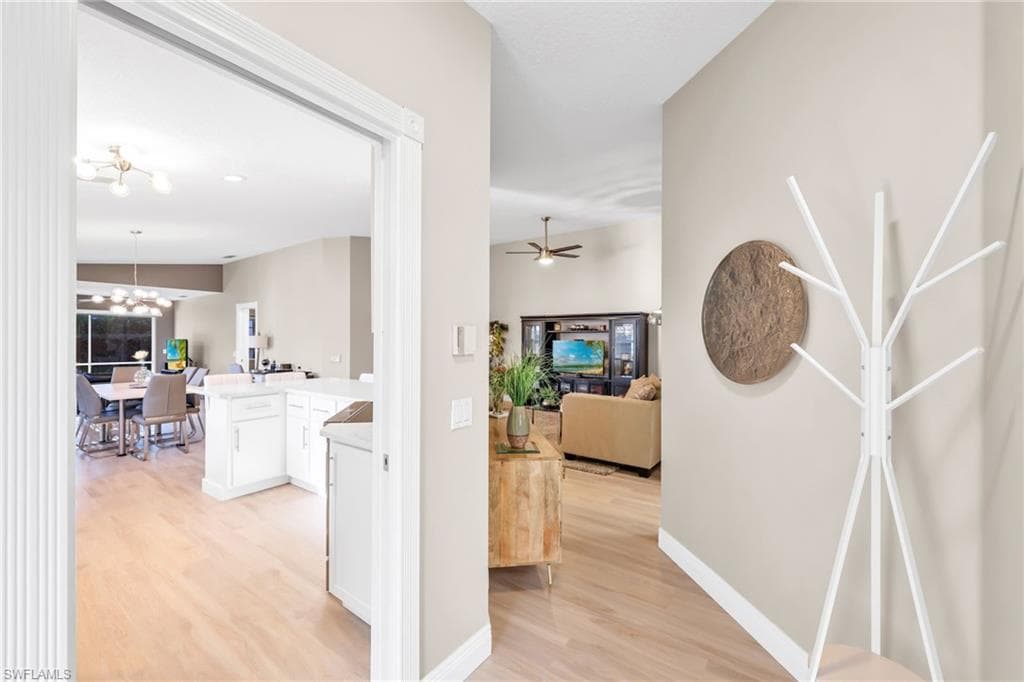 5781 Drummond WAY, NAPLES FL 34119-1