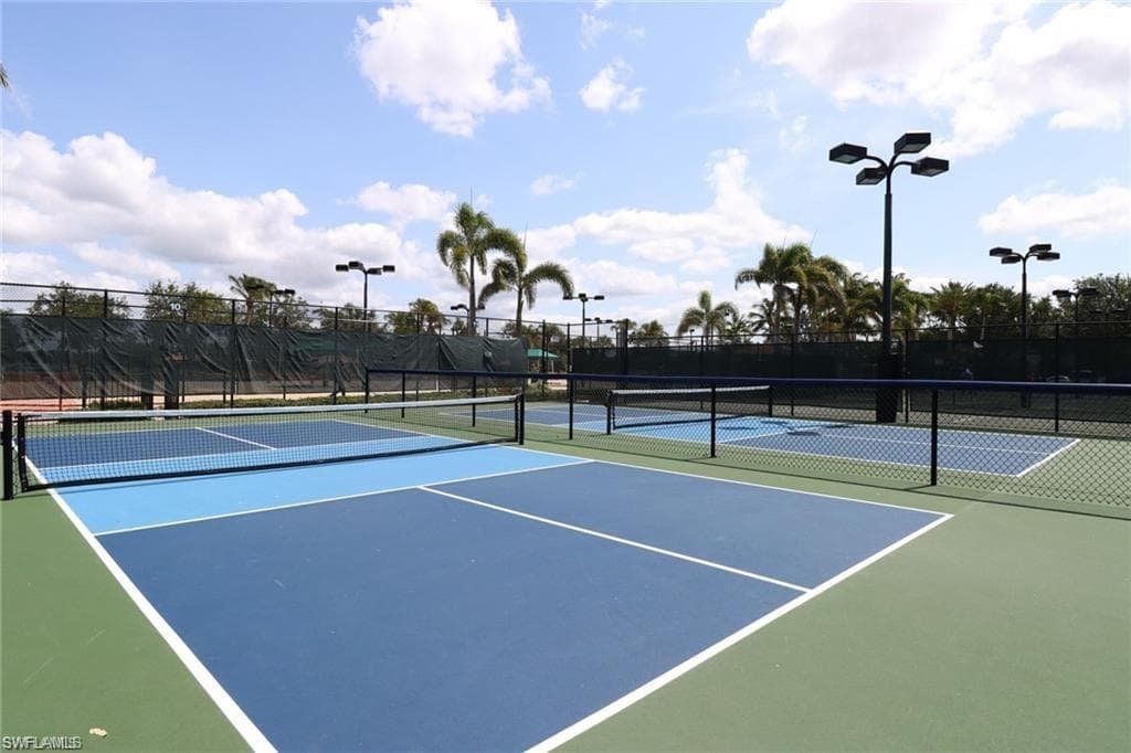 5781 Drummond WAY, NAPLES FL 34119-45