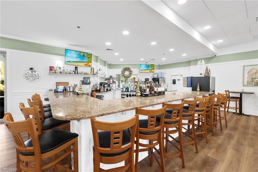 5781 Drummond WAY, NAPLES FL 34119-40